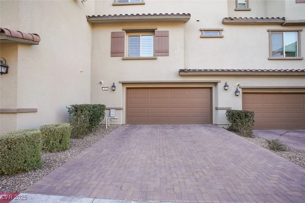 161 Petaluma Valley, Las Vegas, NV 89138