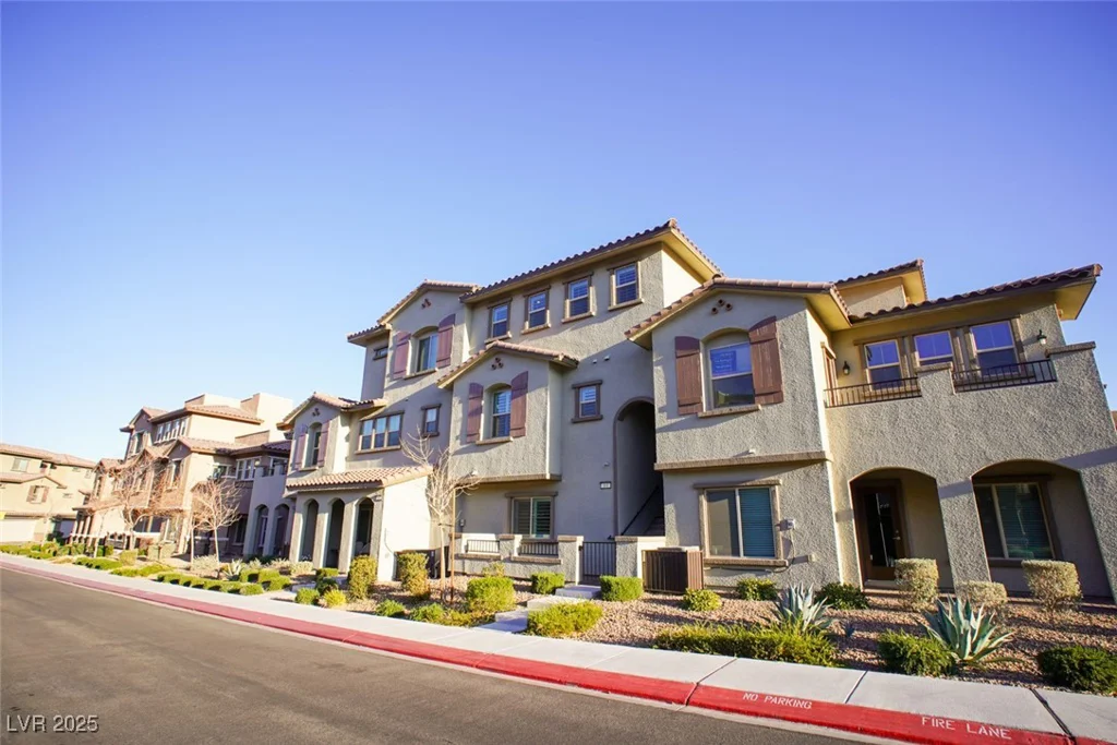 161 Petaluma Valley, Las Vegas, NV 89138
