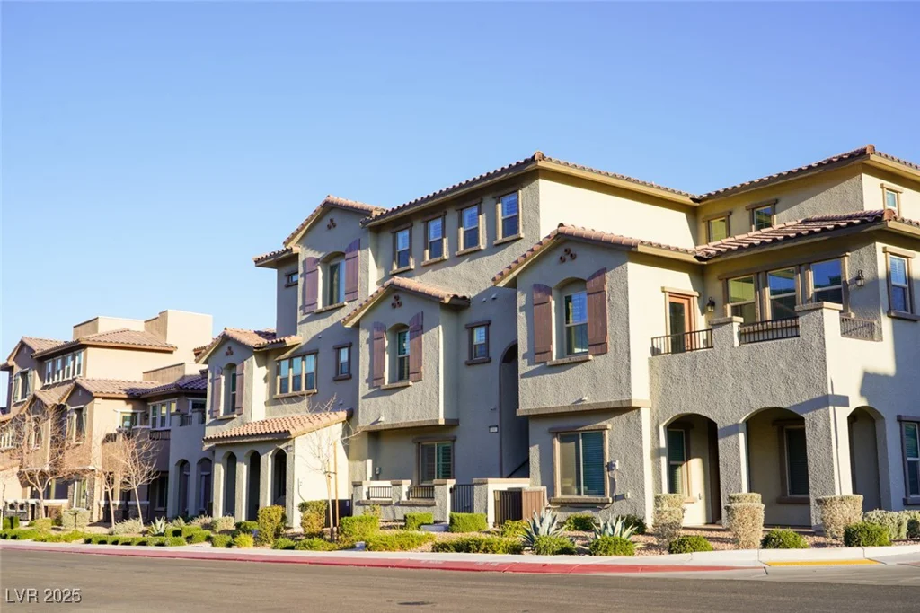 161 Petaluma Valley, Las Vegas, NV 89138