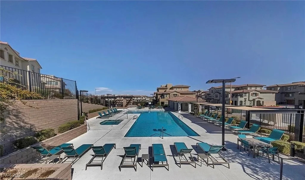 161 Petaluma Valley, Las Vegas, NV 89138
