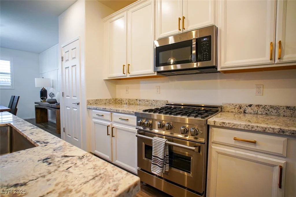 161 Petaluma Valley, Las Vegas, NV 89138