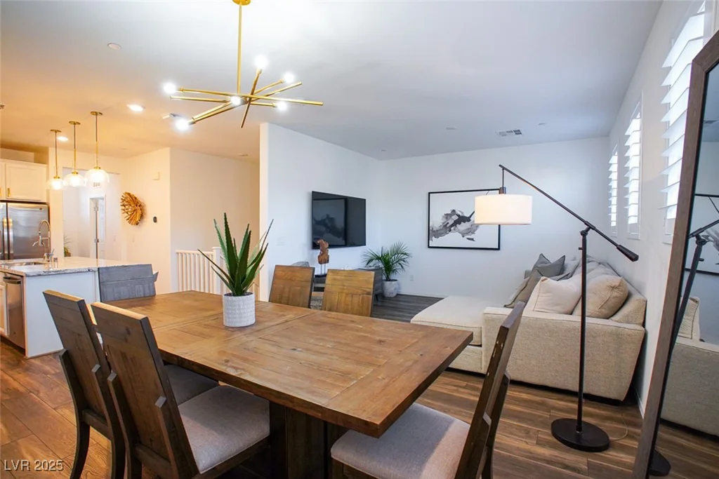161 Petaluma Valley, Las Vegas, NV 89138