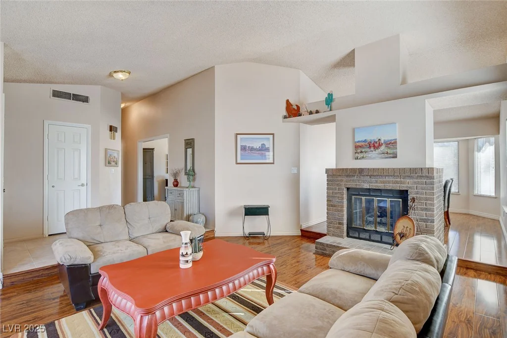 3331 Palmdesert, Las Vegas, NV 89120
