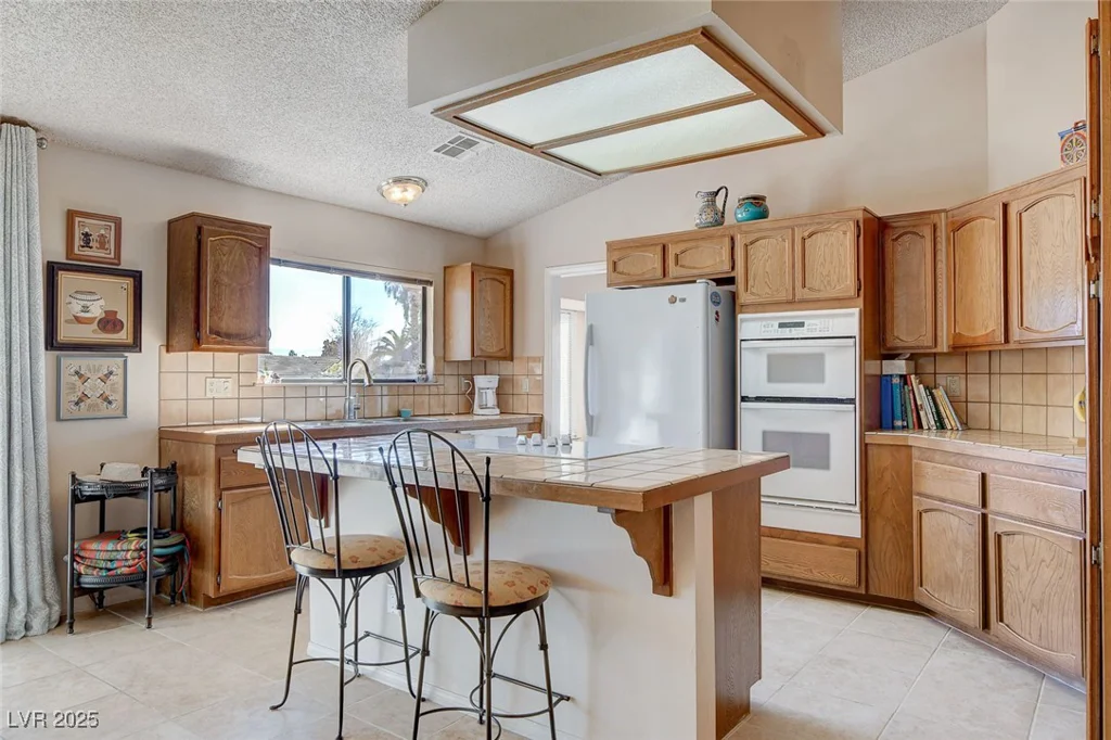 3331 Palmdesert, Las Vegas, NV 89120