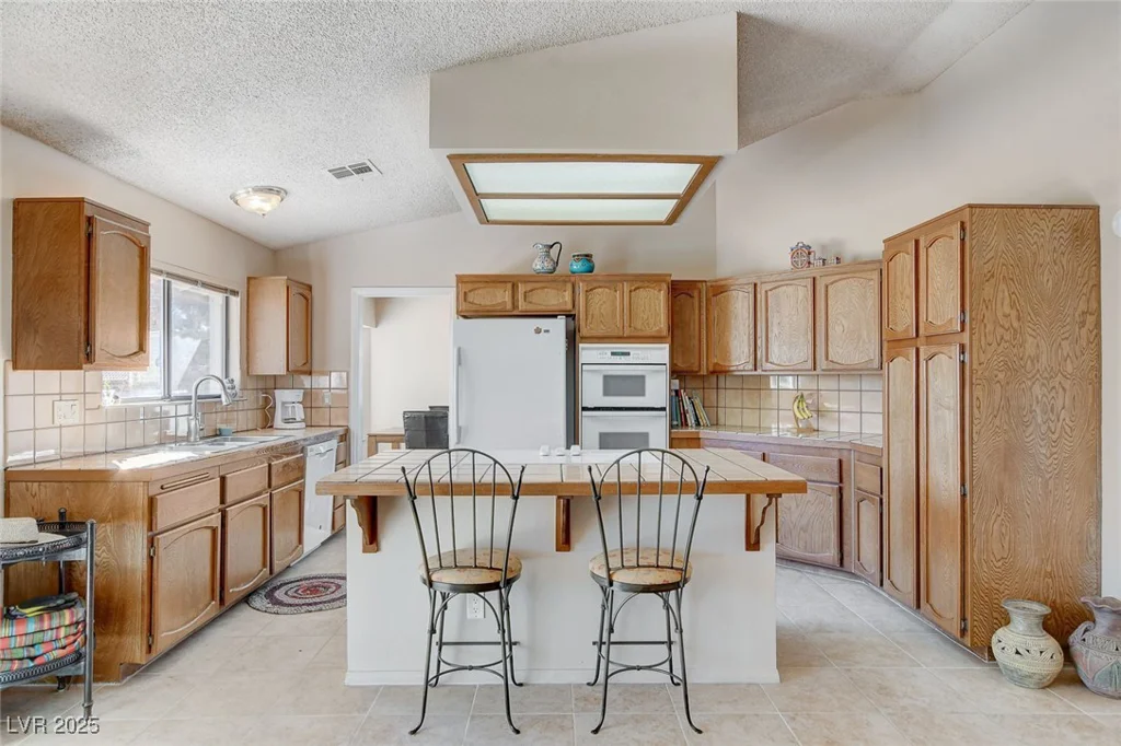 3331 Palmdesert, Las Vegas, NV 89120