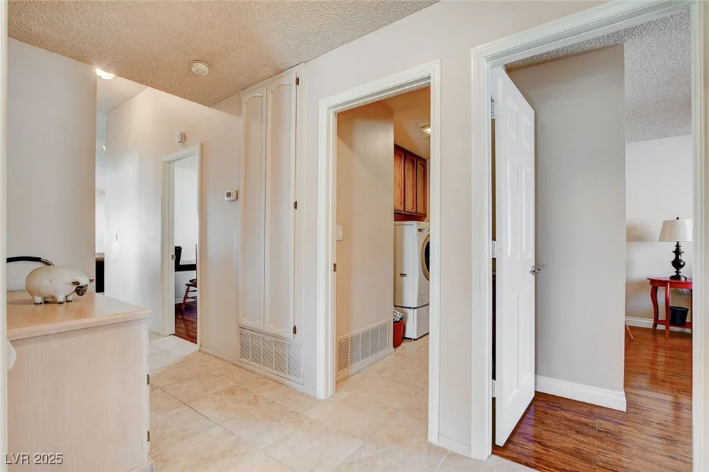 3331 Palmdesert, Las Vegas, NV 89120