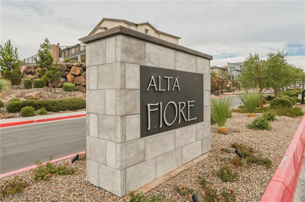 43 Flora Sagio, Henderson, NV 89011