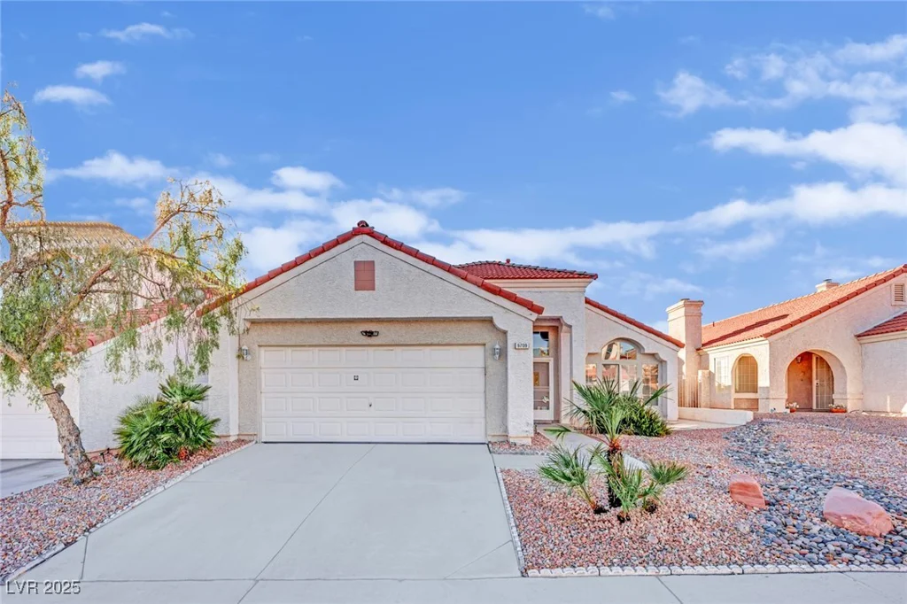 9709 Peacock Hill, Las Vegas, NV 89117