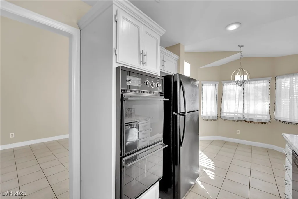 9709 Peacock Hill, Las Vegas, NV 89117