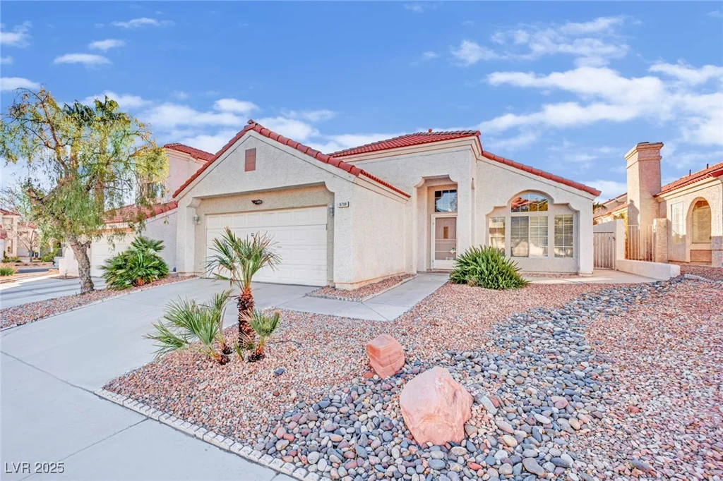 9709 Peacock Hill, Las Vegas, NV 89117