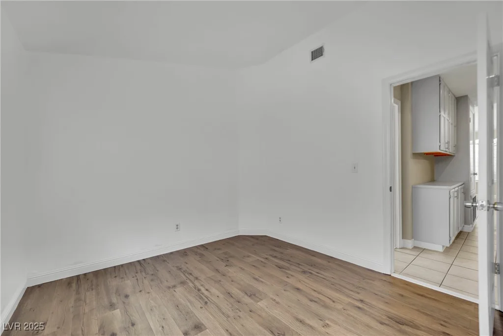 9709 Peacock Hill, Las Vegas, NV 89117