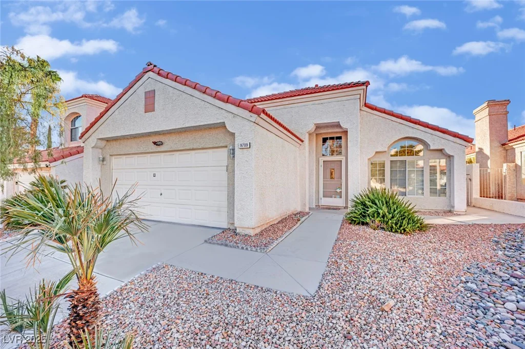 9709 Peacock Hill, Las Vegas, NV 89117