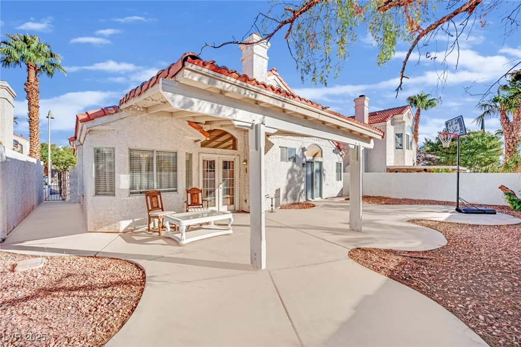 9709 Peacock Hill, Las Vegas, NV 89117