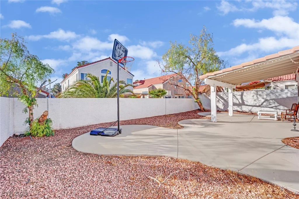9709 Peacock Hill, Las Vegas, NV 89117