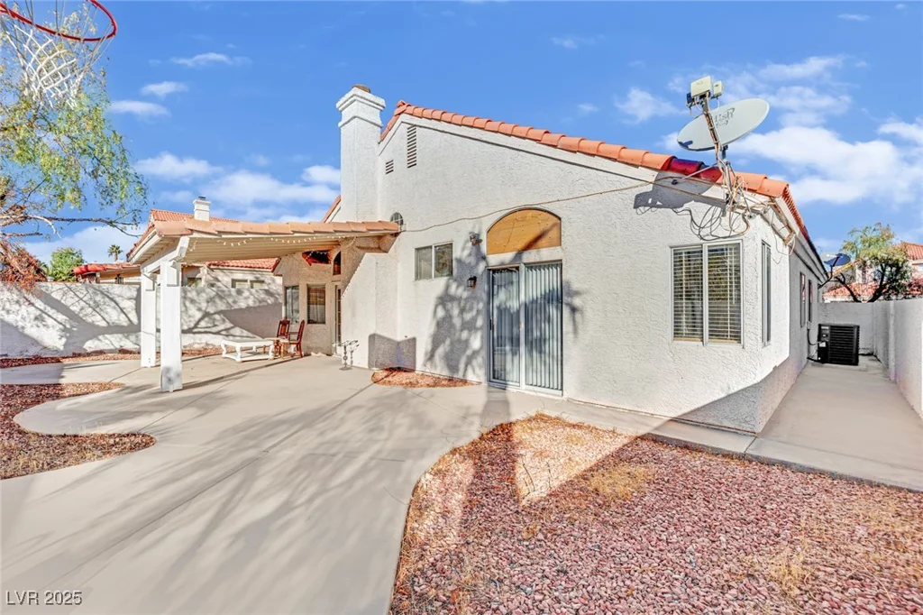 9709 Peacock Hill, Las Vegas, NV 89117
