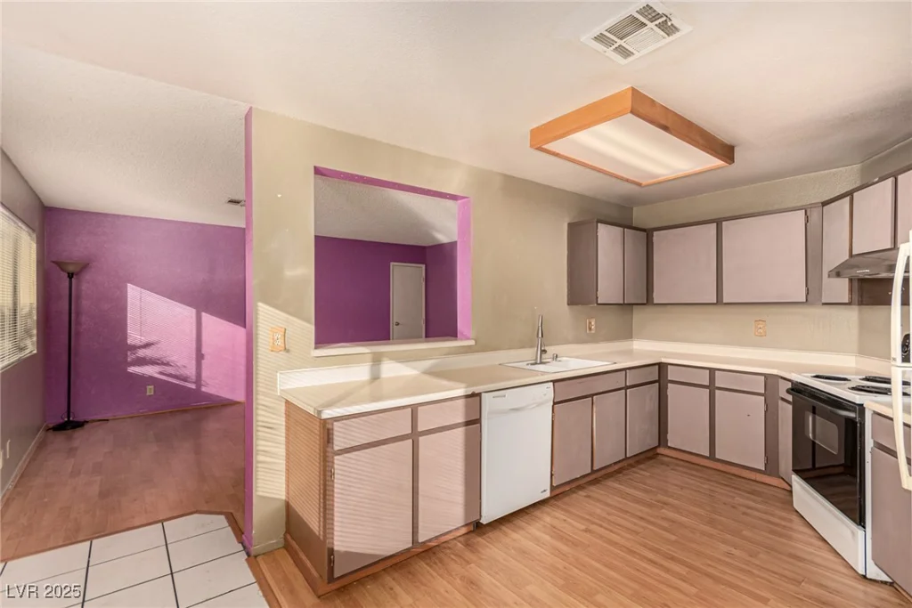 5101 Pioneer, Las Vegas, NV 89146