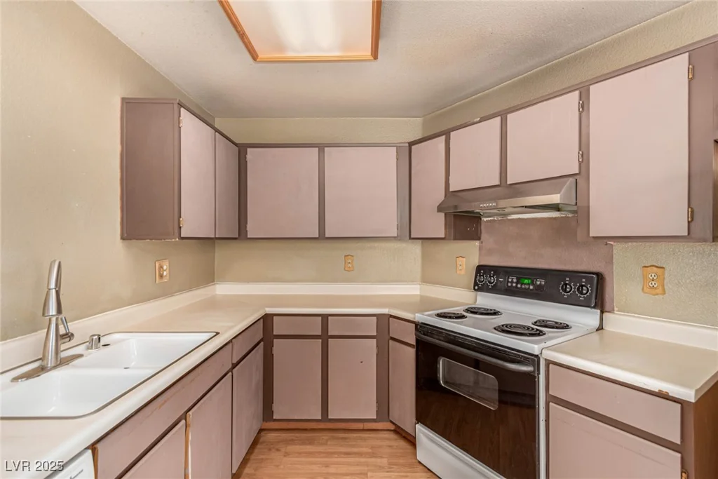 5101 Pioneer, Las Vegas, NV 89146