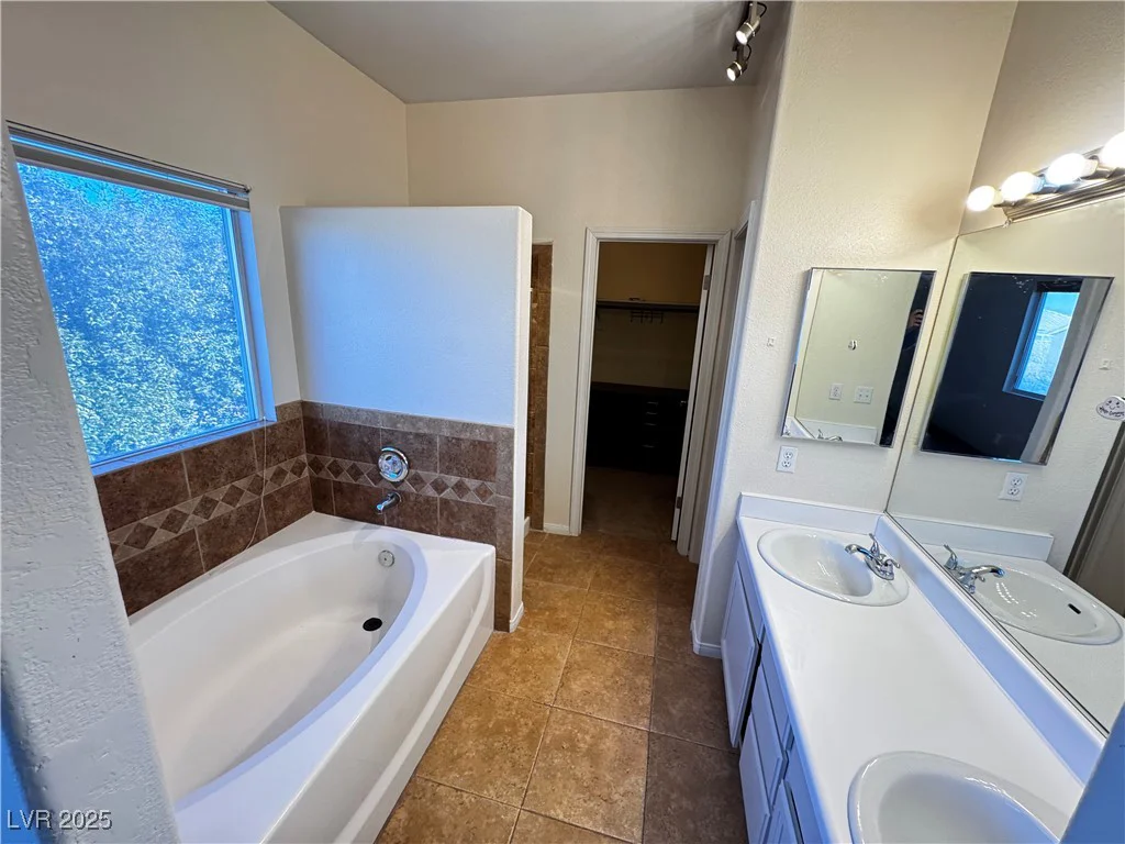 1808 Cedar Bluffs, Las Vegas, NV 89128