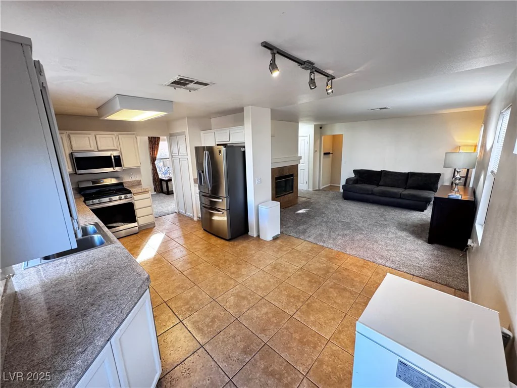 1808 Cedar Bluffs, Las Vegas, NV 89128