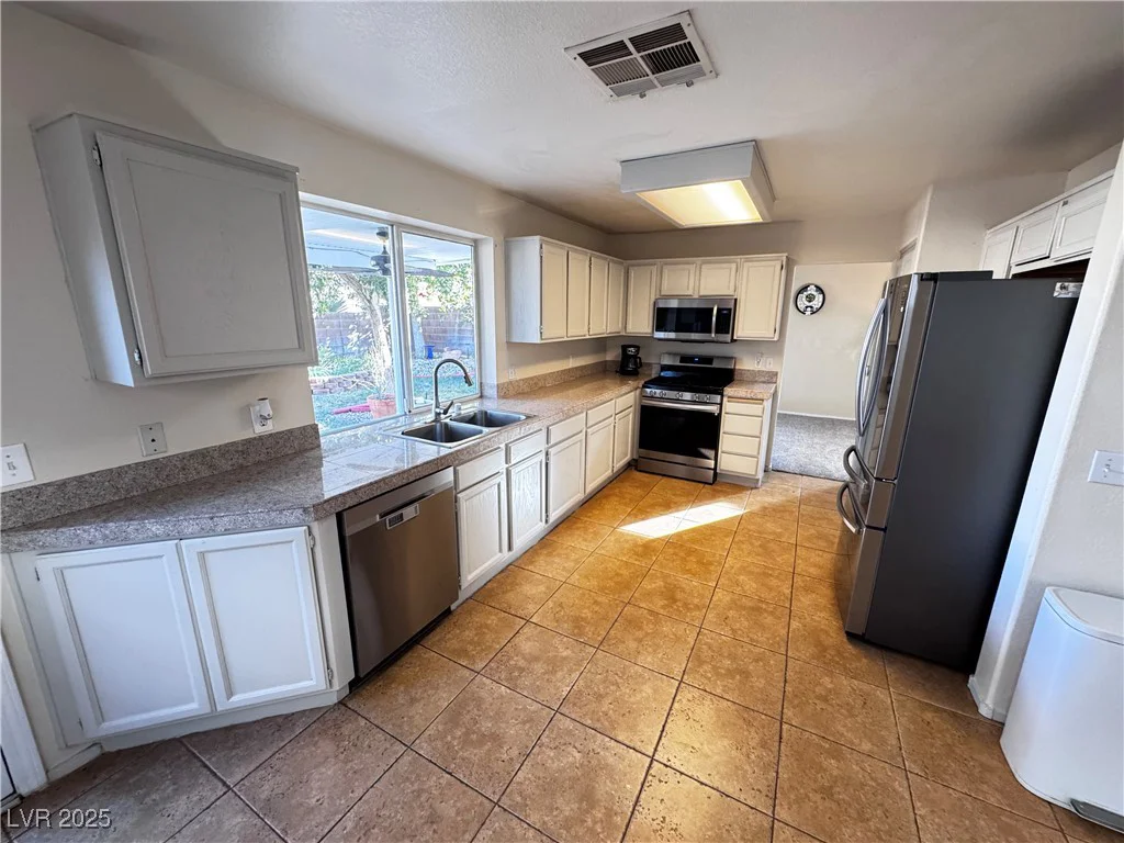 1808 Cedar Bluffs, Las Vegas, NV 89128