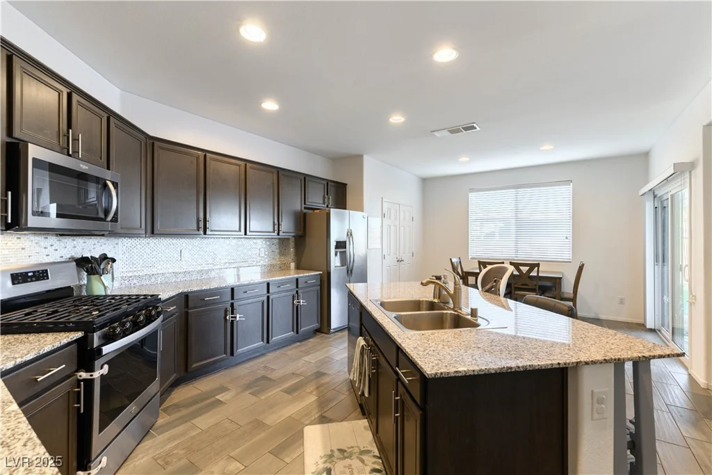 5824 Petrified Tree, North Las Vegas, NV 89081