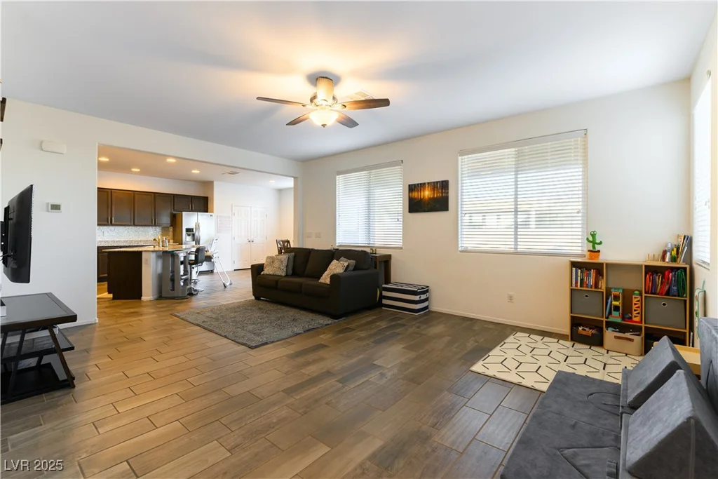 5824 Petrified Tree, North Las Vegas, NV 89081