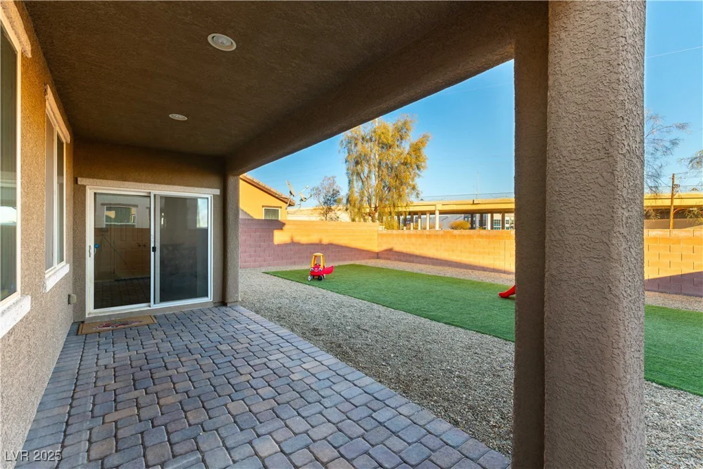 5824 Petrified Tree, North Las Vegas, NV 89081