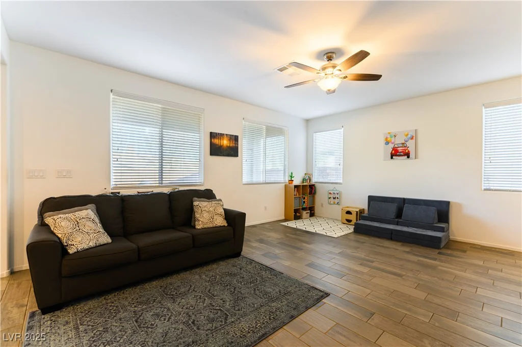 5824 Petrified Tree, North Las Vegas, NV 89081