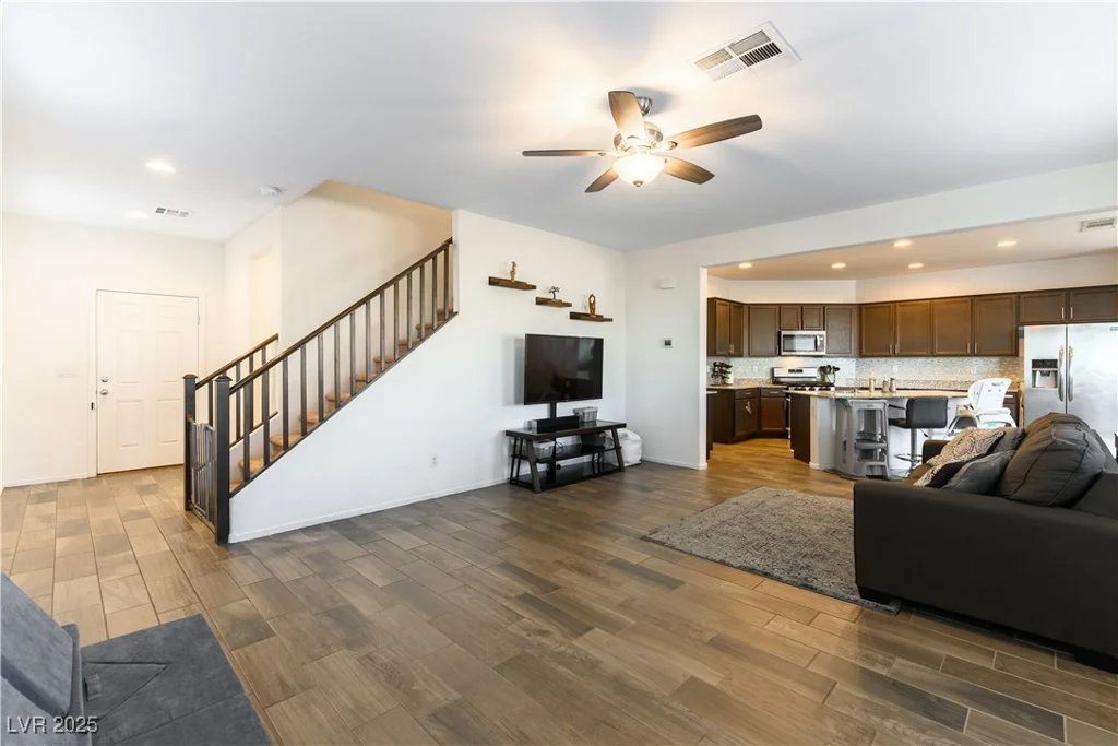 5824 Petrified Tree, North Las Vegas, NV 89081