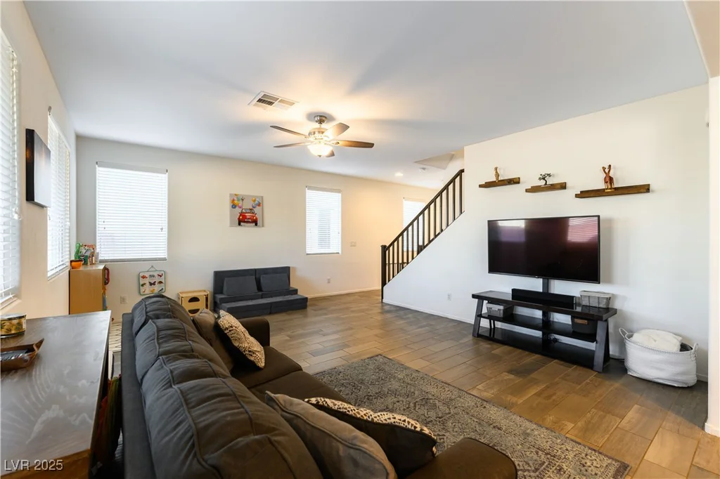 5824 Petrified Tree, North Las Vegas, NV 89081