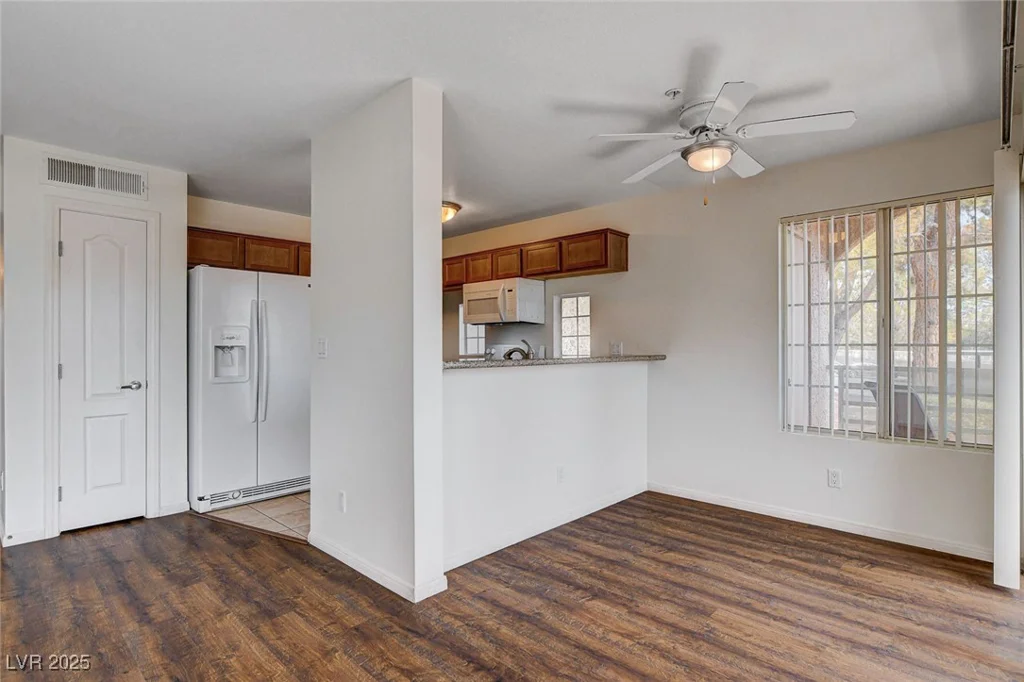 2101 Blue Breeze, Las Vegas, NV 89128