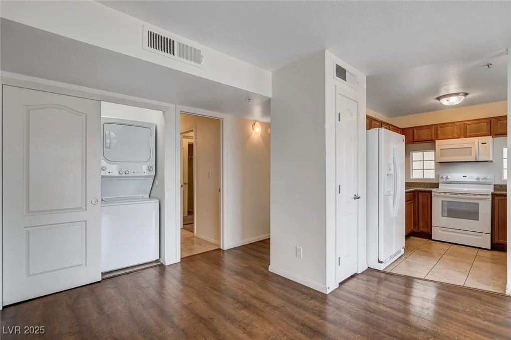 2101 Blue Breeze, Las Vegas, NV 89128