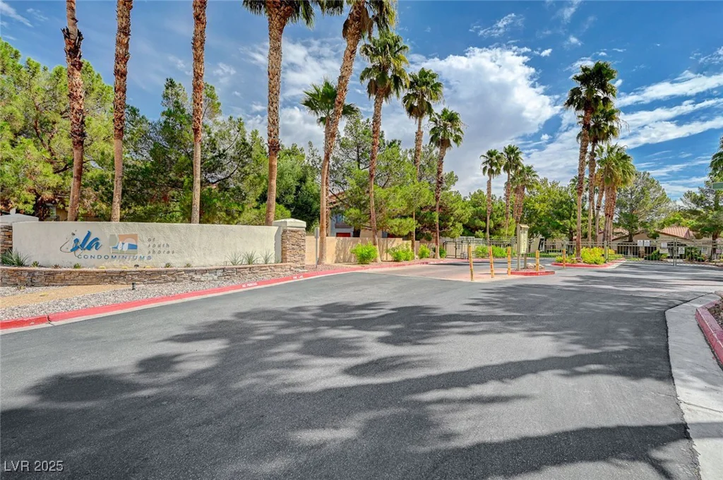 2101 Blue Breeze, Las Vegas, NV 89128