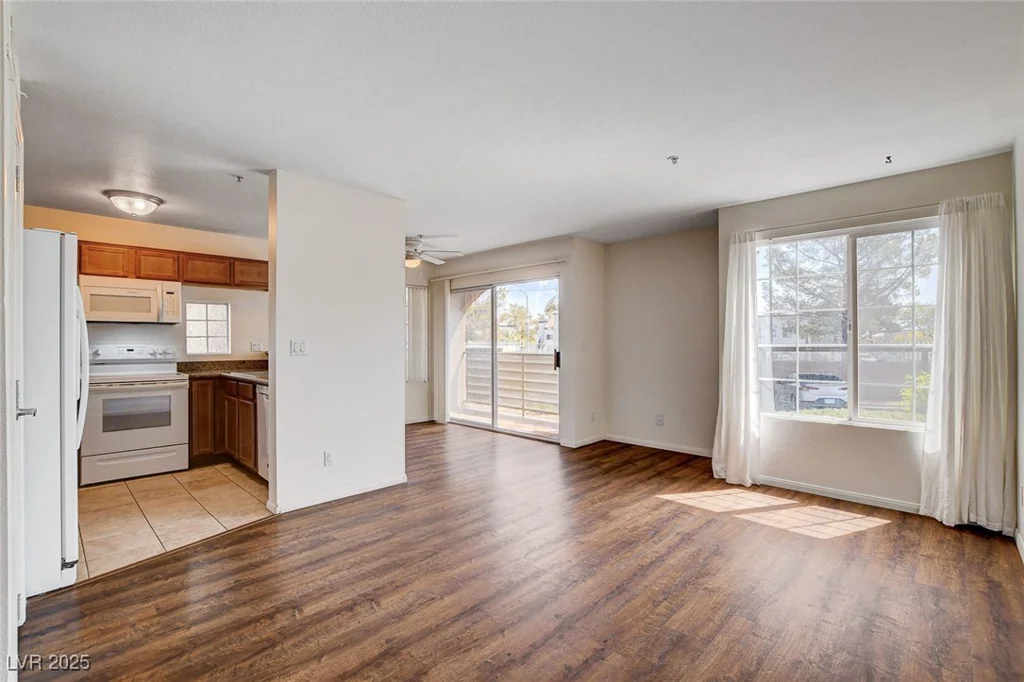 2101 Blue Breeze, Las Vegas, NV 89128