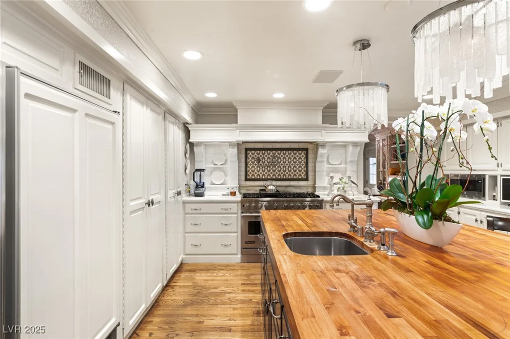 3074 Monte Rosa, Las Vegas, NV 89120