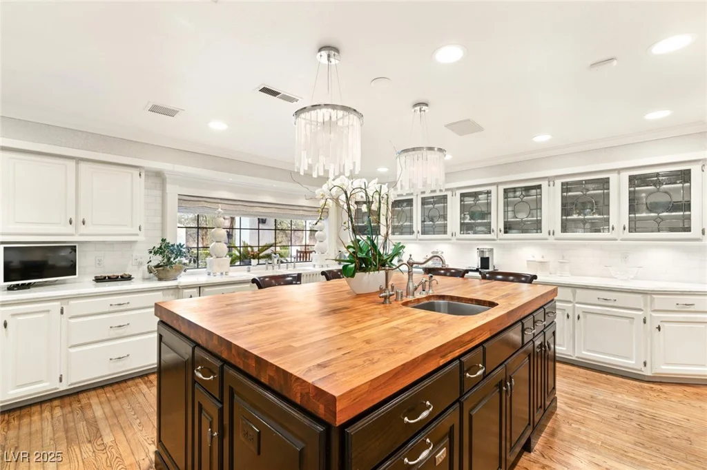 3074 Monte Rosa, Las Vegas, NV 89120