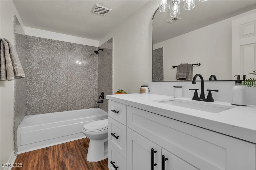 5160 Indian River, Las Vegas, NV 89103