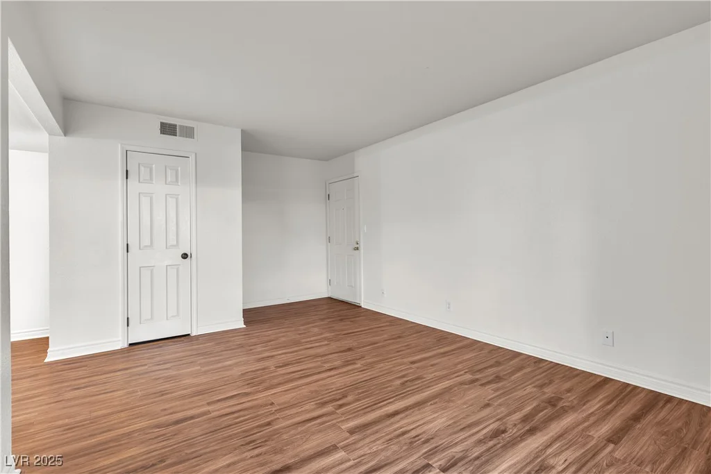 5160 Indian River, Las Vegas, NV 89103