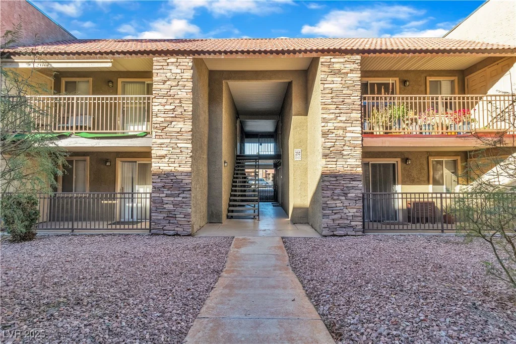 5160 Indian River, Las Vegas, NV 89103
