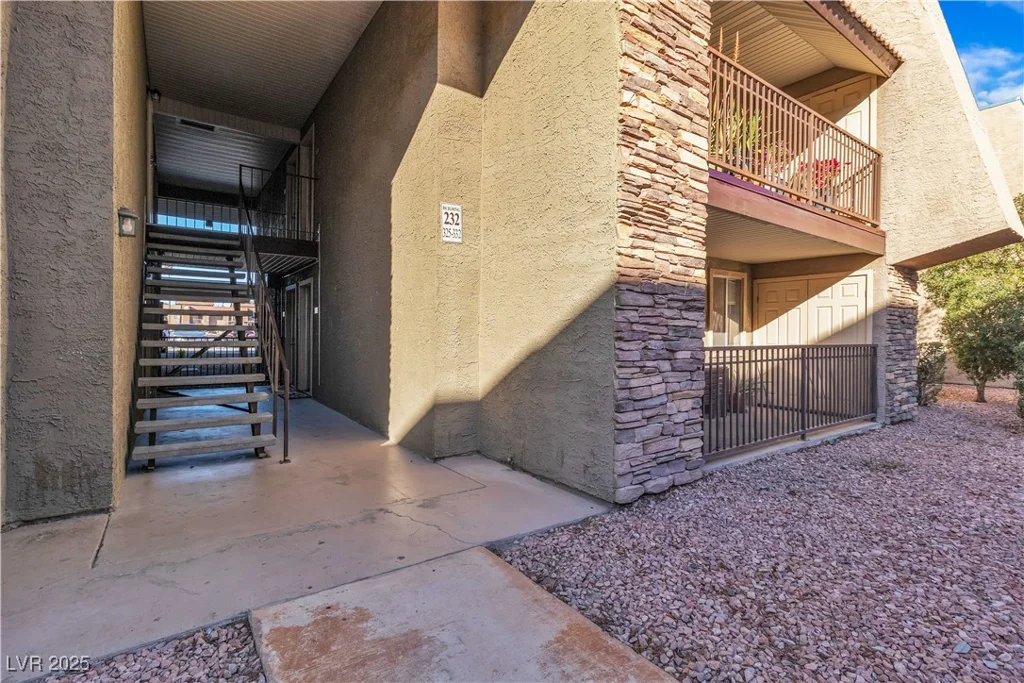 5160 Indian River, Las Vegas, NV 89103