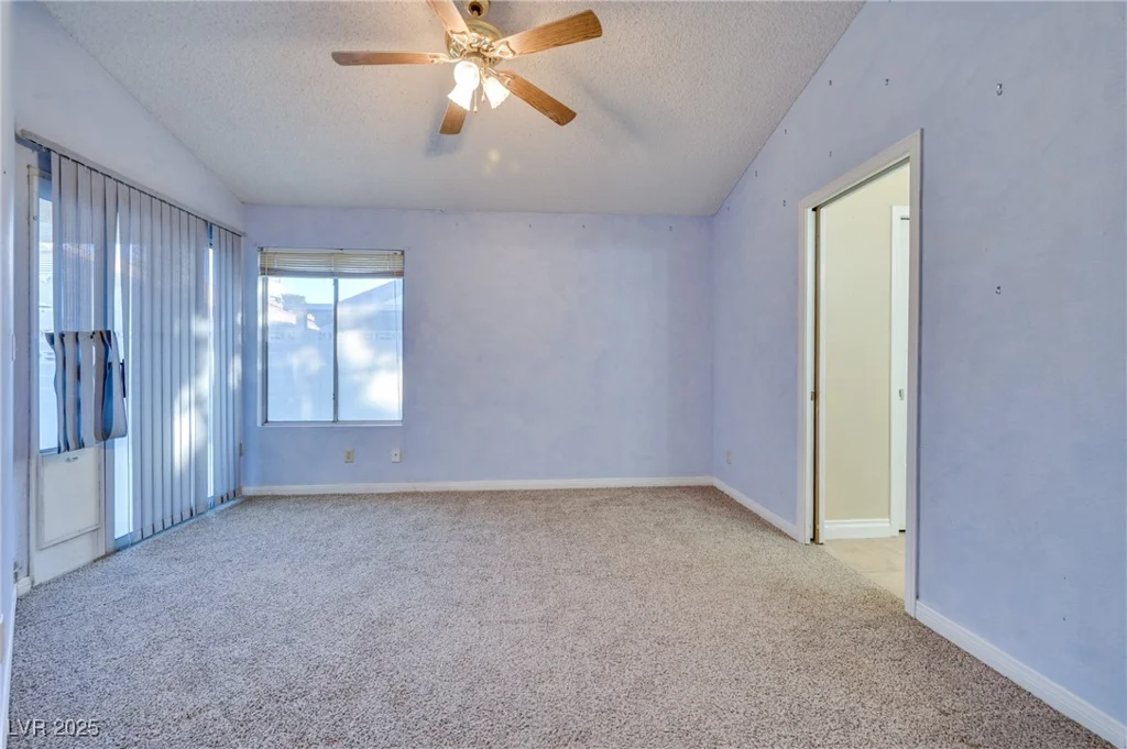 6617 Old Newbury, Las Vegas, NV 89108