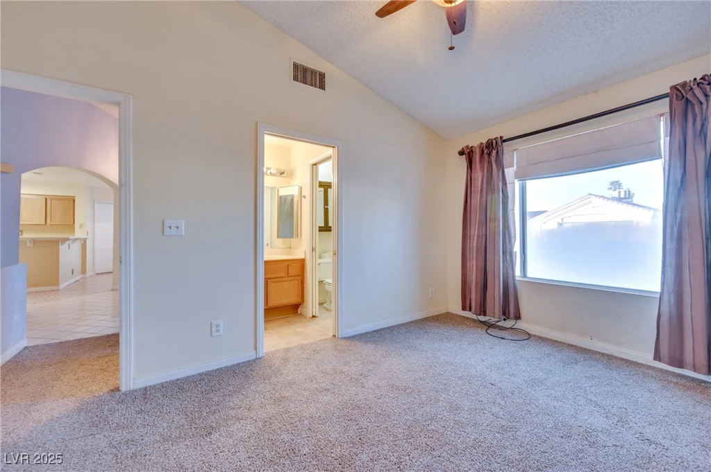6617 Old Newbury, Las Vegas, NV 89108