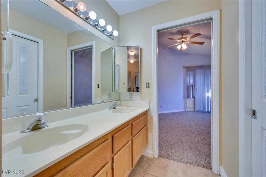 6617 Old Newbury, Las Vegas, NV 89108