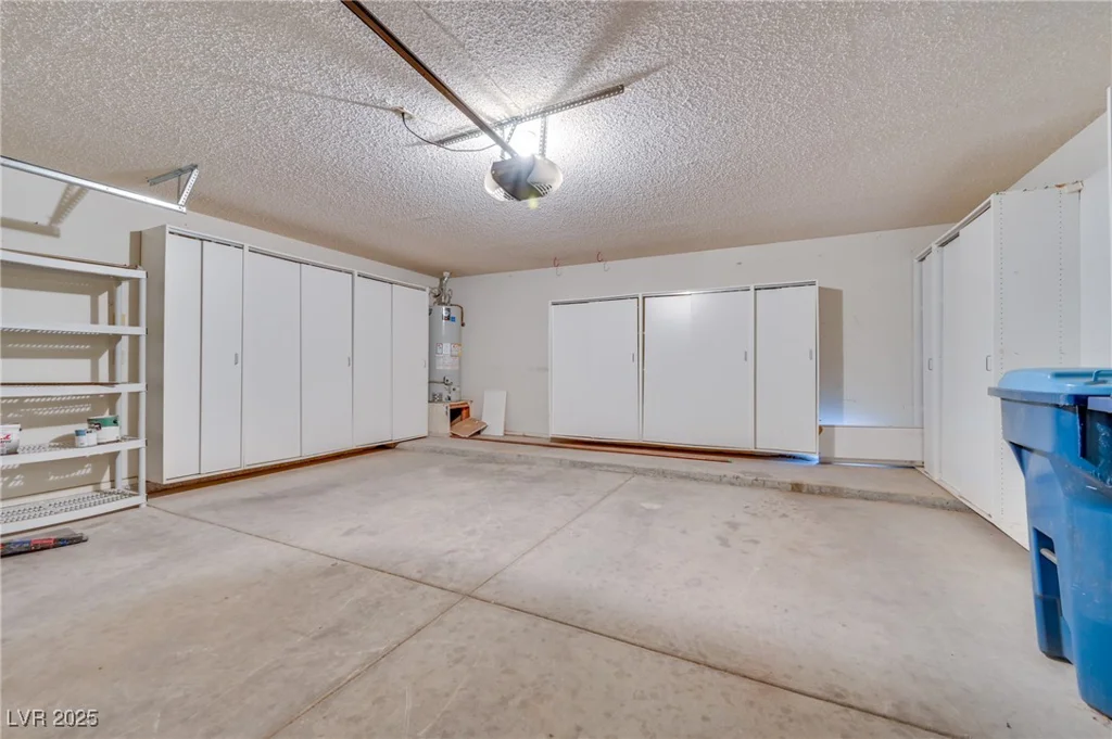 6617 Old Newbury, Las Vegas, NV 89108
