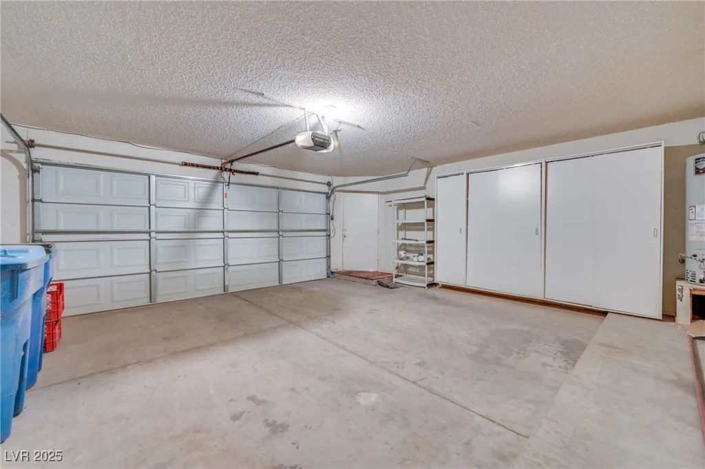 6617 Old Newbury, Las Vegas, NV 89108
