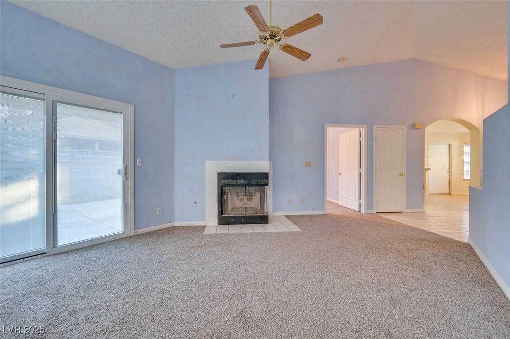 6617 Old Newbury, Las Vegas, NV 89108