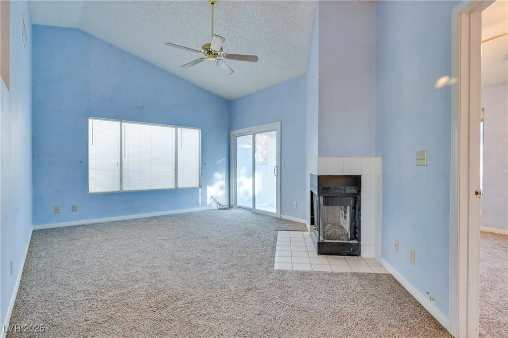 6617 Old Newbury, Las Vegas, NV 89108