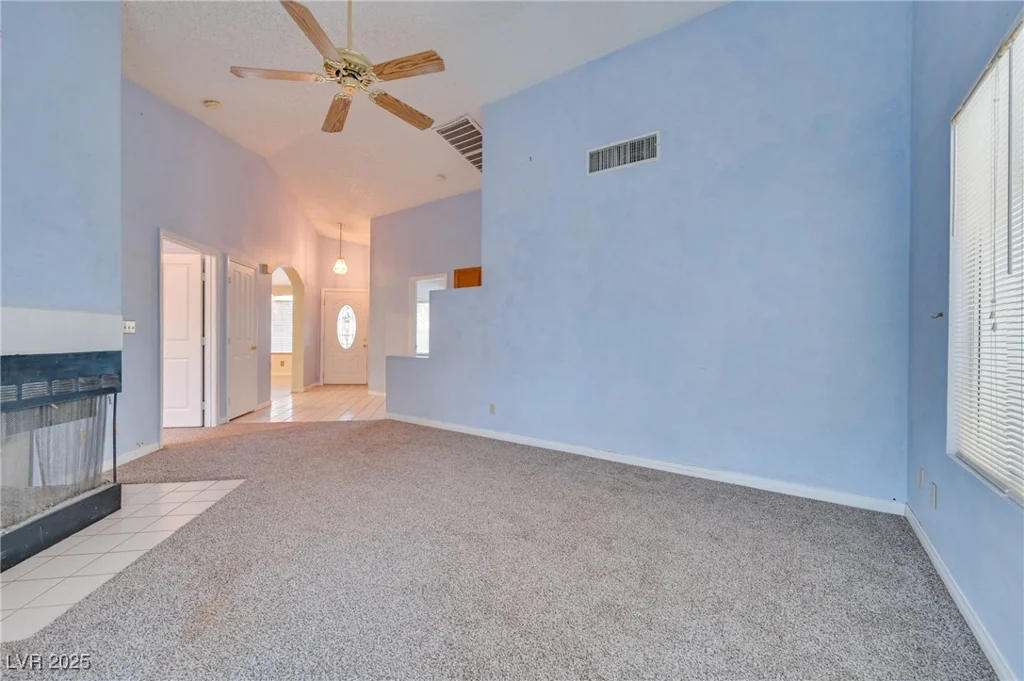 6617 Old Newbury, Las Vegas, NV 89108