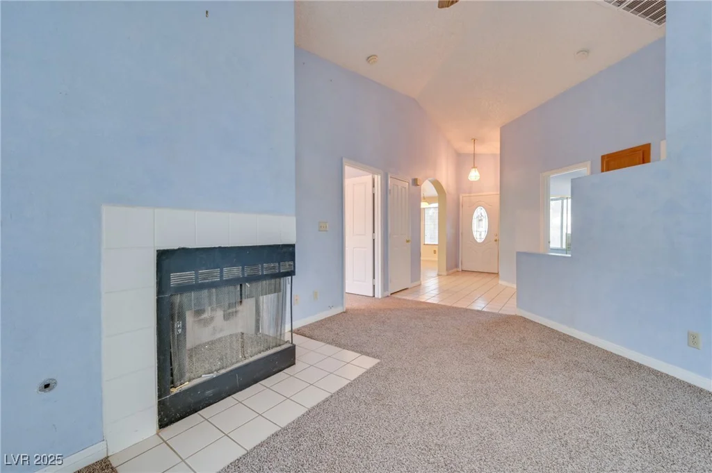 6617 Old Newbury, Las Vegas, NV 89108