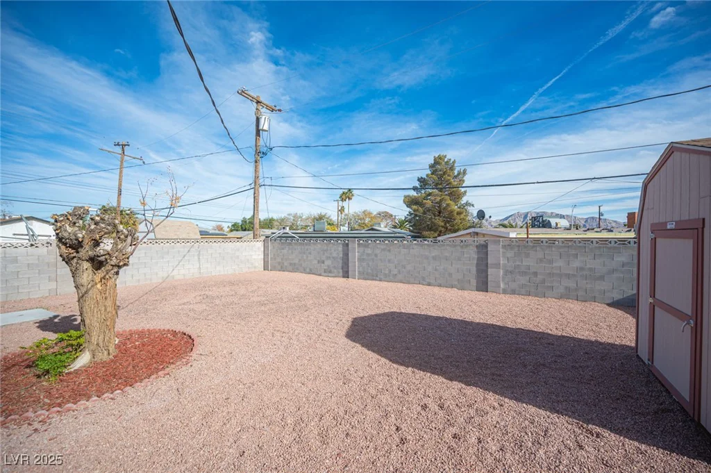 1208 Clairemont, Las Vegas, NV 89110